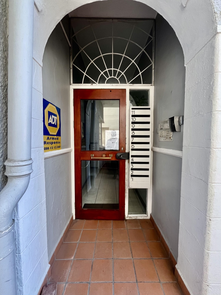 To Let 2 Bedroom Property for Rent in Gardens Western Cape